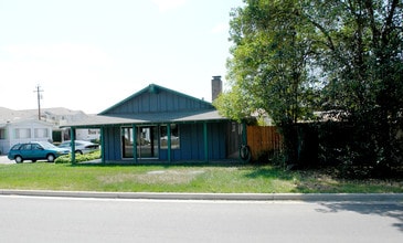 Stonegate Mobile Home Park in Santa Rosa, CA - Building Photo - Building Photo