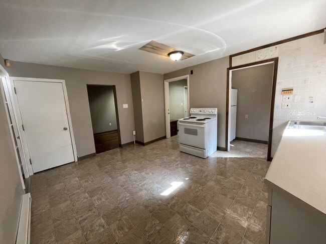 102 Main St, Unit Rear in Johnstown, PA - Building Photo - Building Photo