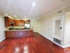 1135 S Shenandoah St in Los Angeles, CA - Building Photo - Building Photo