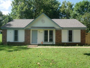 3635 Pembrook Dr in Horn Lake, MS - Building Photo - Building Photo
