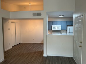 7885 W Flamingo Rd, Unit 2029 in Las Vegas, NV - Building Photo - Building Photo