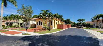 2501 NE 41st Terrace in Homestead, FL - Building Photo - Building Photo
