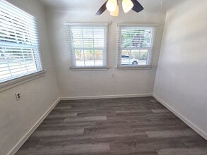 195 E Mountain View Ave in Porterville, CA - Building Photo - Building Photo