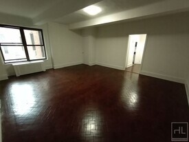 WEST 73 STREET in New York, NY - Building Photo