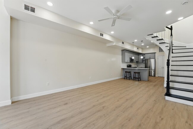 949 Summit Ave in Jersey City, NJ - Building Photo - Building Photo