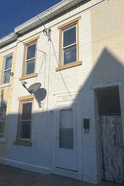 621 Itaska St in Bethlehem, PA - Building Photo