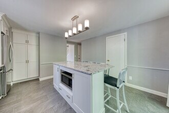 13 Boxwood Ln in Glastonbury, CT - Building Photo - Building Photo