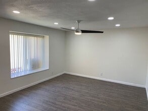 13722 Red Hill Ave in Tustin, CA - Building Photo - Building Photo