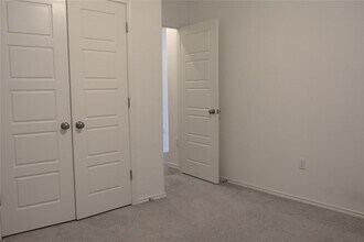 11720 Reindeer Dr in Austin, TX - Foto de edificio - Building Photo