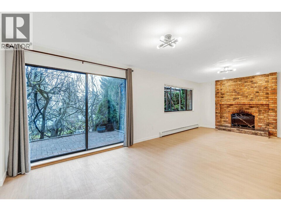 3507 St Andrews Ave in North Vancouver, BC - Building Photo