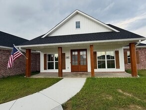 300 N Rayleigh Dr in Steens, MS - Building Photo - Building Photo