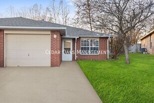 5908 Sara St in Fayetteville, AR - Building Photo