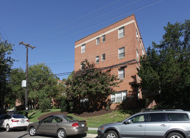 Yuma Gardens Apartments in Washington, DC - Foto de edificio - Building Photo