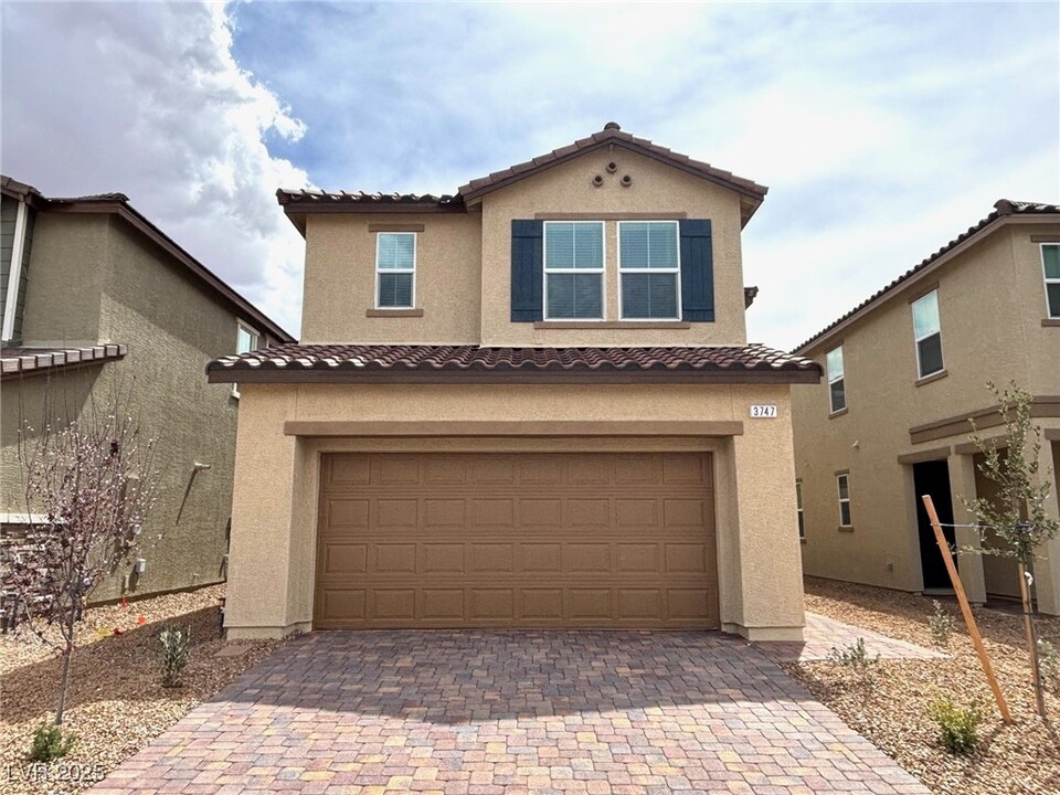 3747 Frattina Ave in Henderson, NV - Foto de edificio