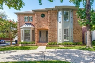 3201 Saint Johns Dr in Dallas, TX - Building Photo
