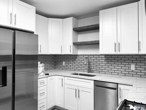 2160 Center St, Unit 4I in Fort Lee, NJ - Building Photo - Building Photo