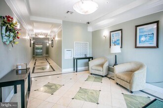 525 Belmont Bay Dr in Woodbridge, VA - Building Photo - Building Photo
