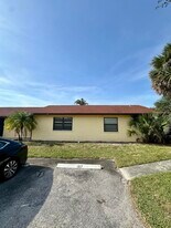 452 Glenwood Dr in West Palm Beach, FL - Building Photo