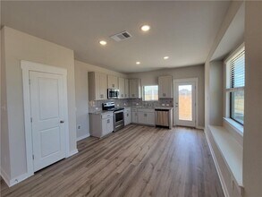 537 Fieldwood Dr in Mustang Ridge, TX - Building Photo - Building Photo