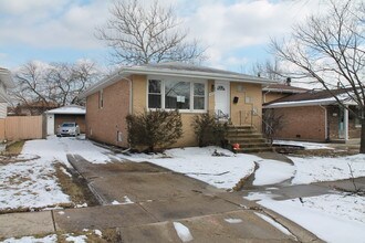 18003 Greenview Terrace in Country Club Hills, IL - Building Photo - Building Photo