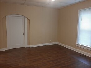 525 W Scott St in Springfield, MO - Building Photo - Building Photo