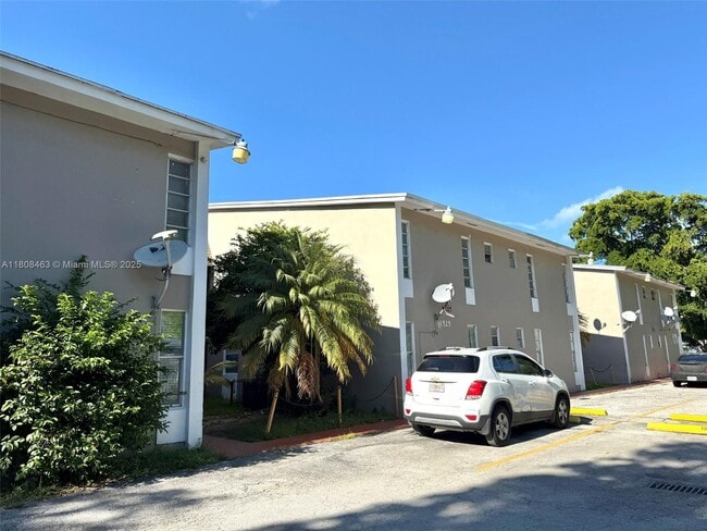 property at 1525 NW 19th Terrace