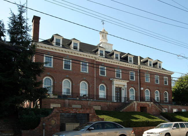 Historic State Apartments in Coraopolis, PA - Building Photo - Building Photo