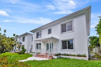 7310 Carlyle Ave in Miami Beach, FL - Building Photo - Building Photo