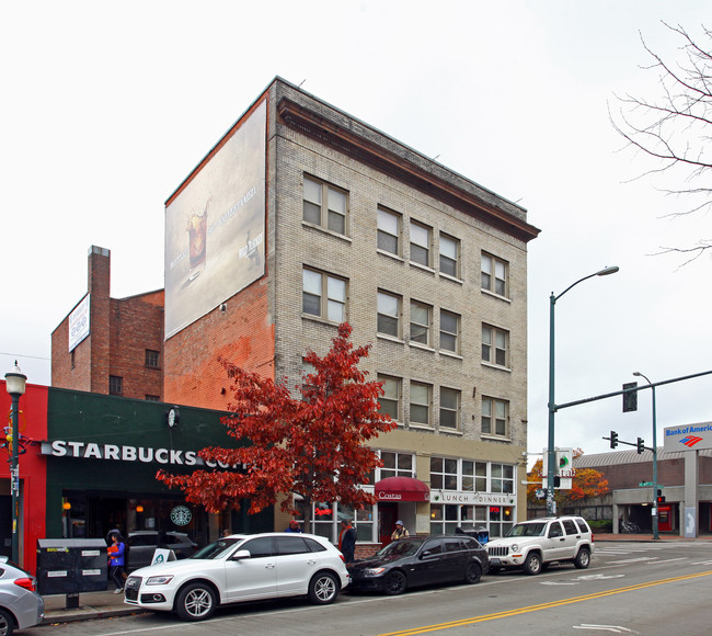 Adelaide Apartments in Seattle, WA - Building Photo - Building Photo