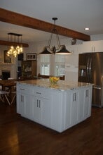 24 Sevier St in Greenville, SC - Foto de edificio - Building Photo