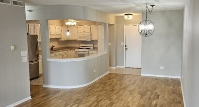 1 Beacon Pl in La Grange, IL - Building Photo - Building Photo