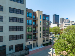 The Sutton in Dayton, OH - Foto de edificio - Building Photo