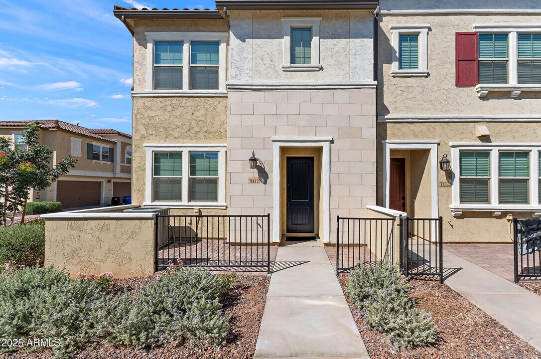 1821 E Bernie Ln in Gilbert, AZ - Building Photo