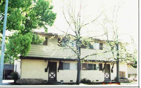 10352 Greenwood Ct in Cupertino, CA - Foto de edificio - Building Photo