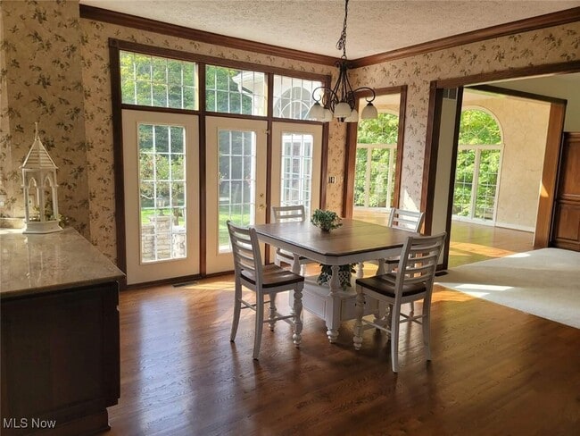 property at 4466 Forest Brooke Ct N