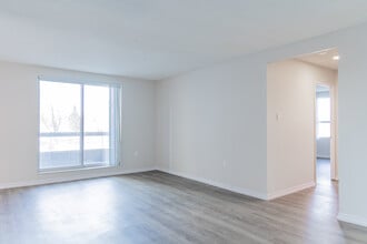 Margaret Place in Kitchener, ON - Building Photo - Interior Photo