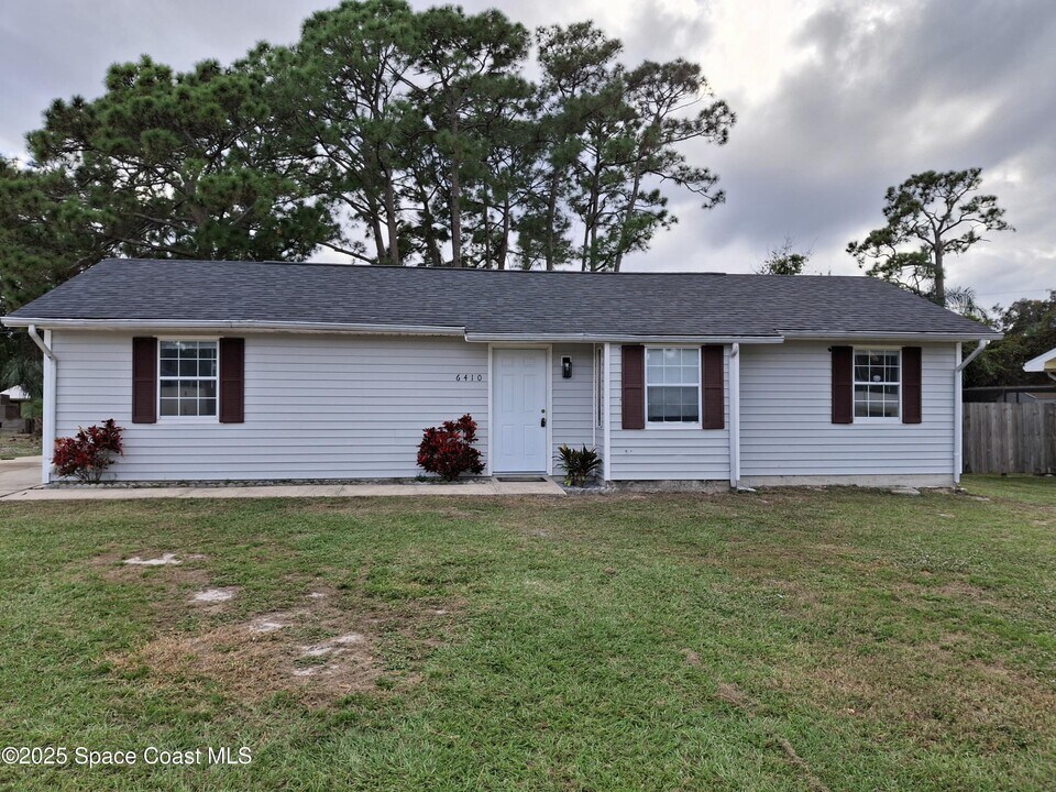 6410 Lookout Dr in Cocoa, FL - Building Photo