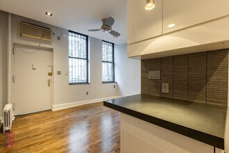 343 E 8th St in New York, NY - Building Photo - Building Photo