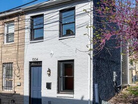 1004 Creek Alley in Baltimore, MD - Building Photo