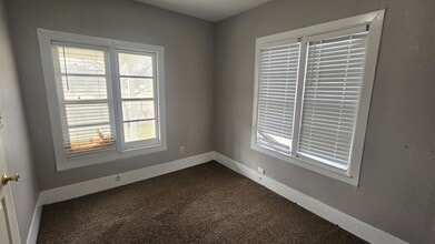 1204 N Cleveland in Wichita, KS - Building Photo - Building Photo