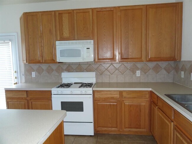 323 Thorpe Springs Dr in Richmond, TX - Building Photo - Building Photo