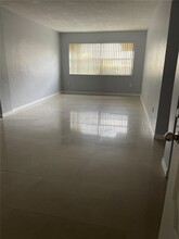 495 NW 72nd Ave-Unit -308 in Doral, FL - Foto de edificio - Building Photo