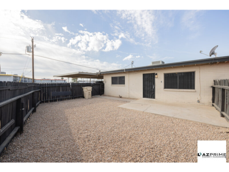 7521 W Glenn Dr in Glendale, AZ - Building Photo