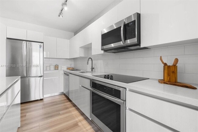 101 Diplomat Pkwy, Unit 1208 in Hallandale Beach, FL - Building Photo - Building Photo