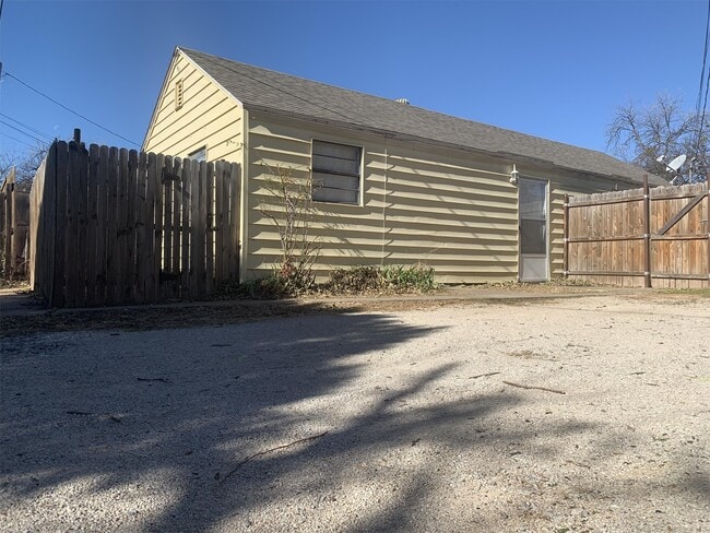 property at 1643 Dayton Ave