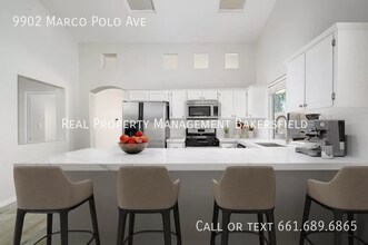 9902 Marco Polo Ave in Bakersfield, CA - Building Photo - Building Photo