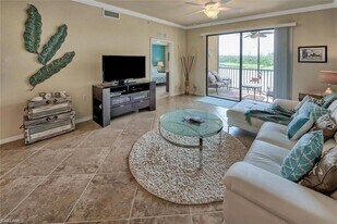 9731 Acqua Ct, Unit 525 in Naples, FL - Building Photo