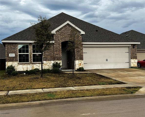 3241 Glazner Dr in Forney, TX - Building Photo