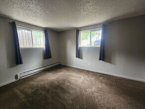 1908 Clinton St in Aurora, CO - Building Photo - Building Photo
