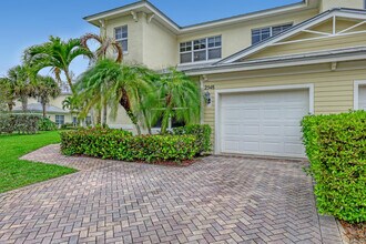 2548 Creekside Dr in Fort Pierce, FL - Building Photo - Building Photo
